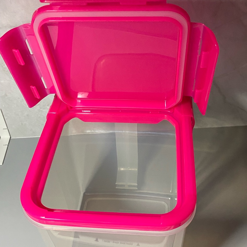 LocknLock Food Storage Container - Picture 2 of 3